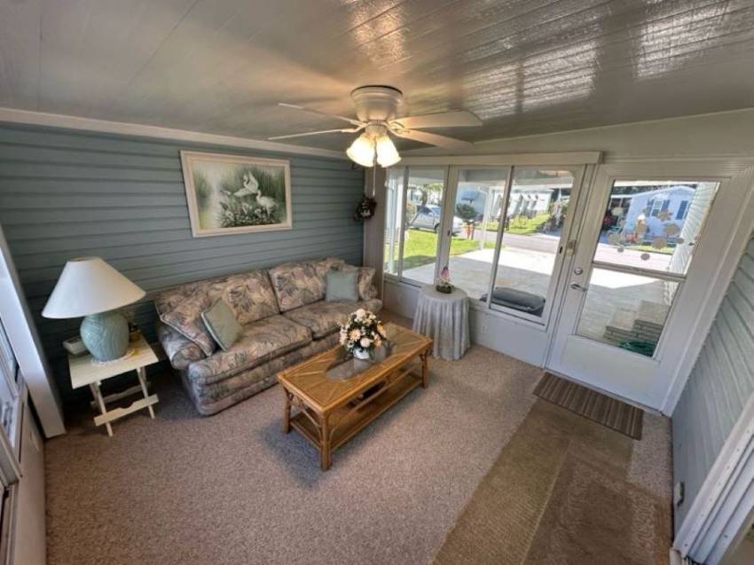 252 Dixie Circle a Haines City, FL Mobile or Manufactured Home for Sale